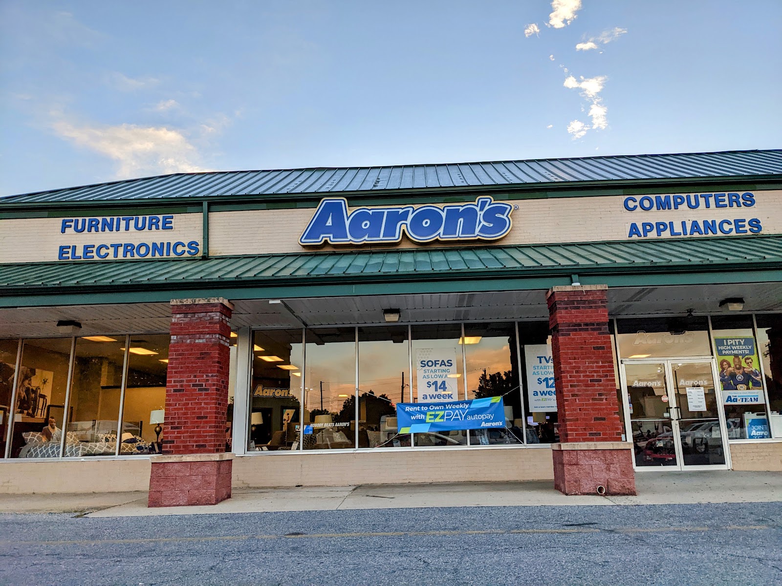Aaron's - Photo 1