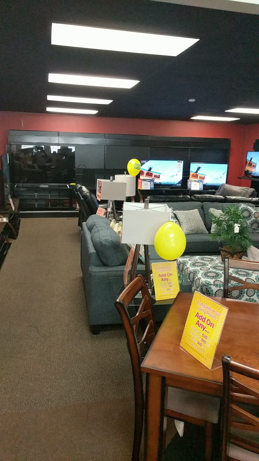 Aaron's - Photo 3