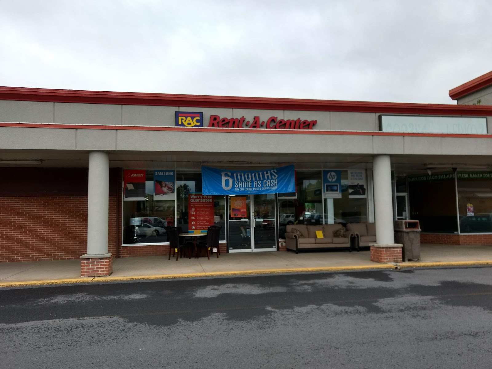 Rent-A-Center - Photo 4