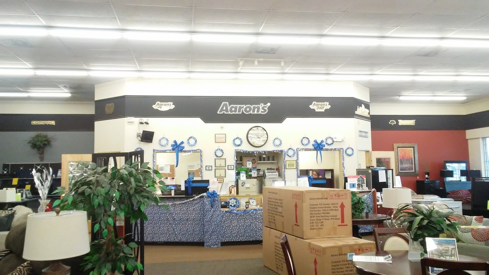 Aaron's - Photo 5
