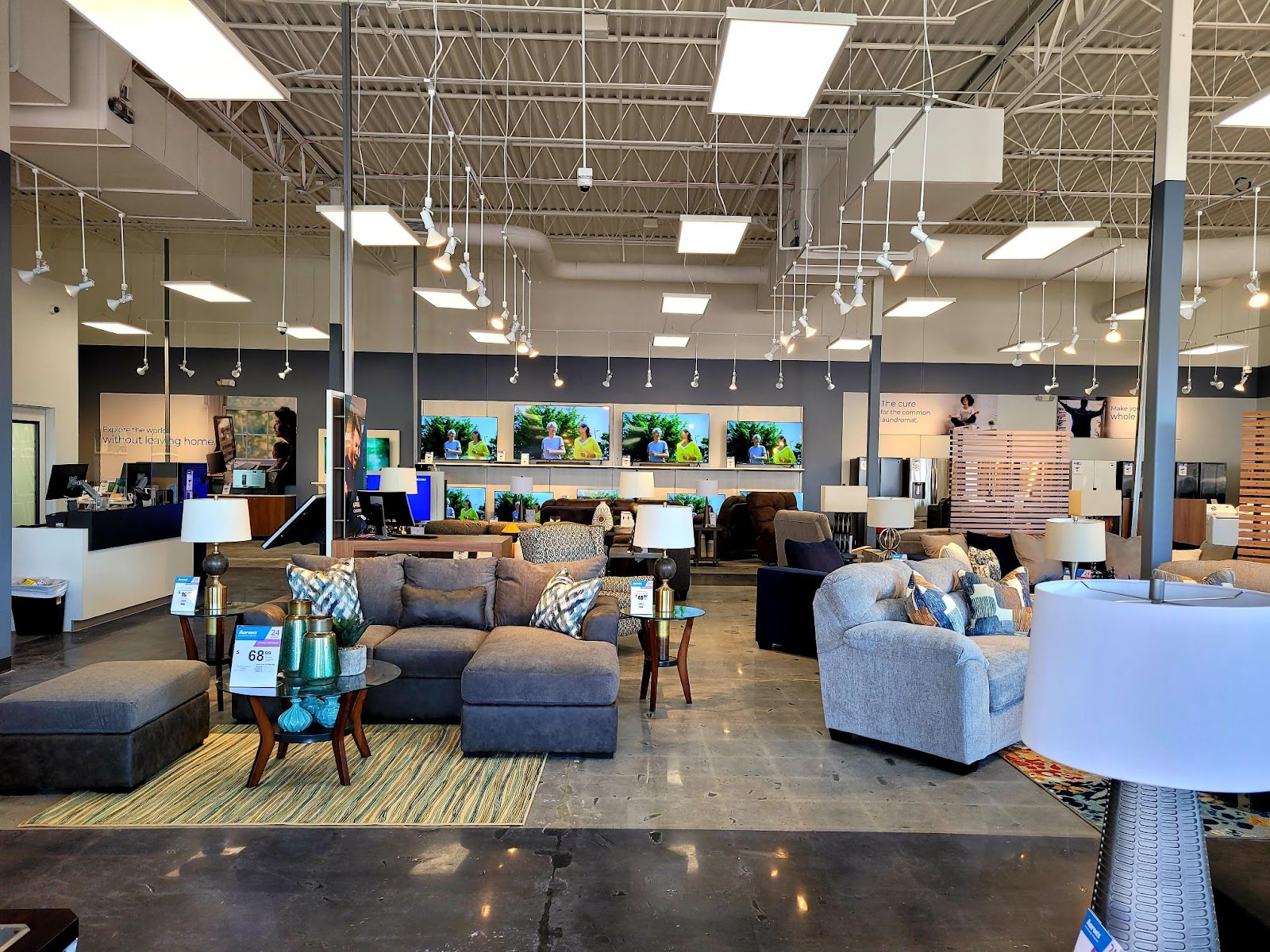 Aaron's - Photo 3