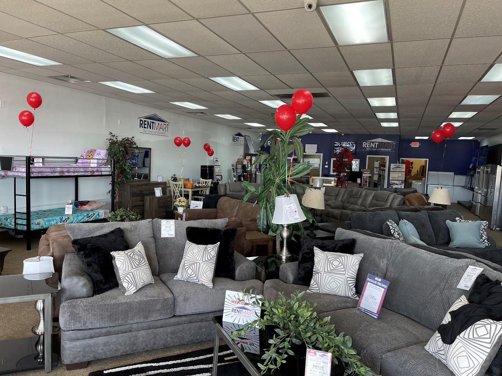 RentMart - Photo 2