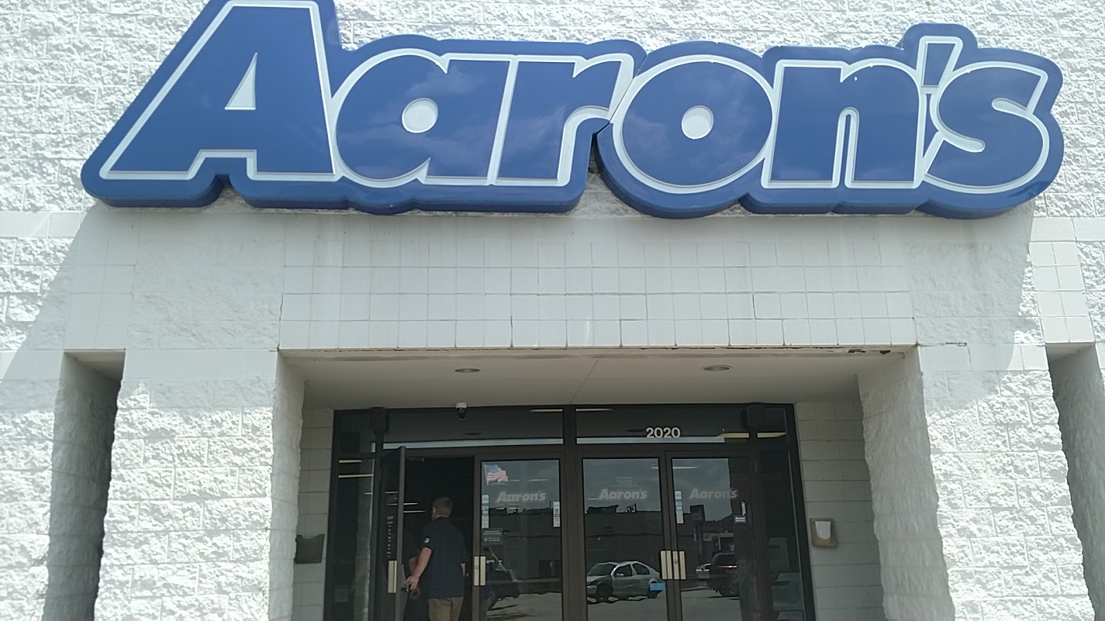 Aaron's - Photo 1