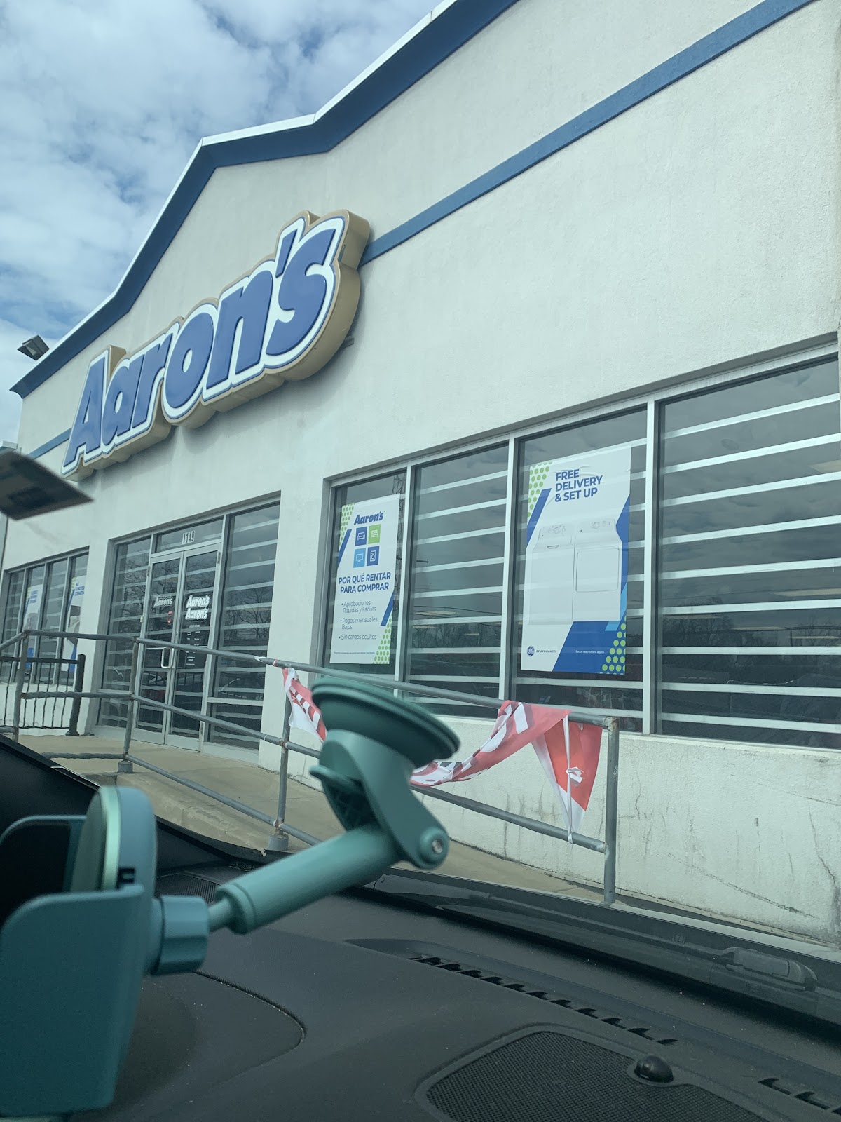Aaron's - Photo 1