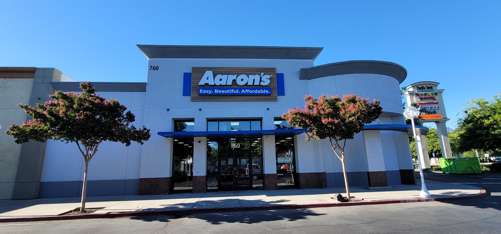 Aaron's - Photo 1