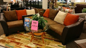 Aaron's - Photo 4
