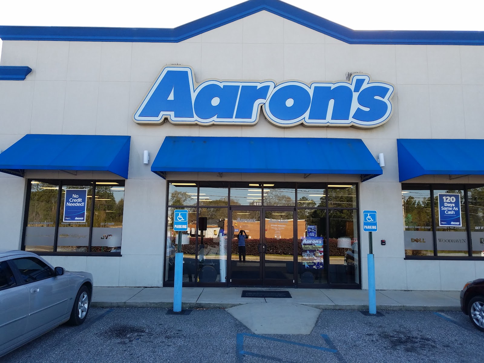 Aaron's - Photo 1