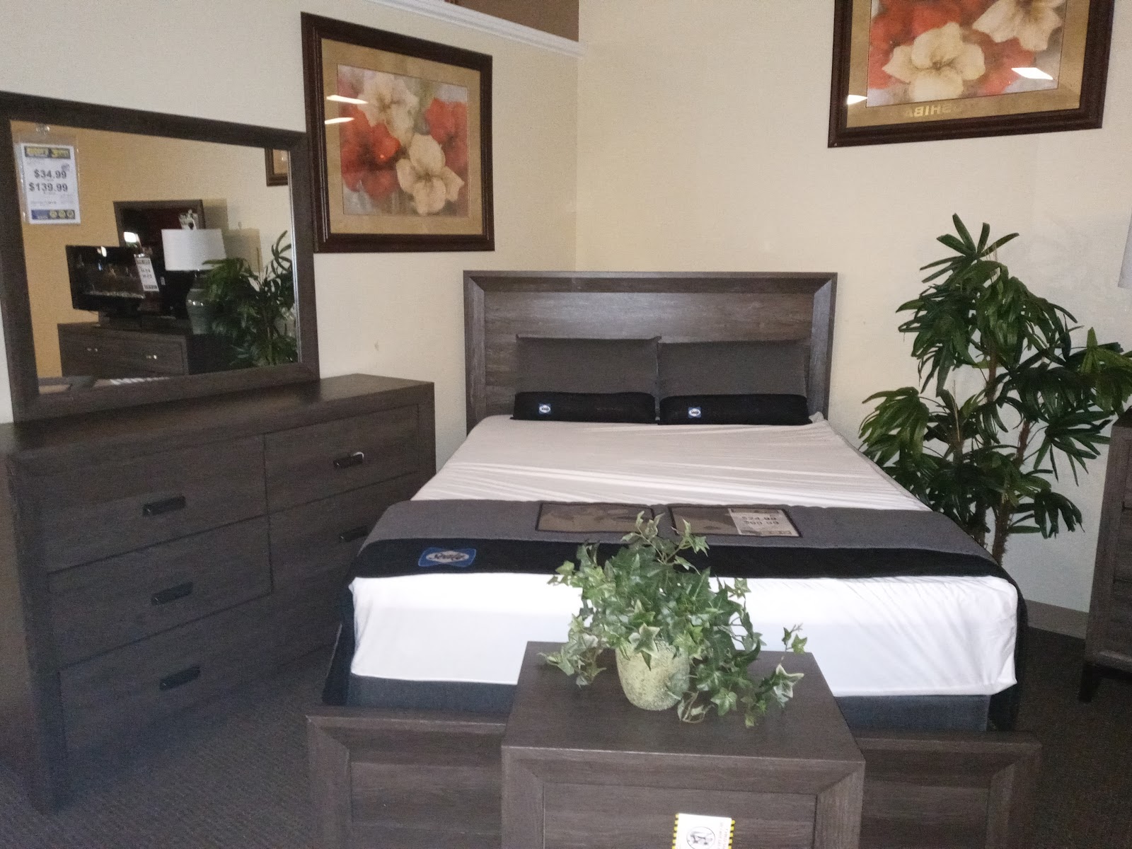 Buddy's Home Furnishings - Photo 4