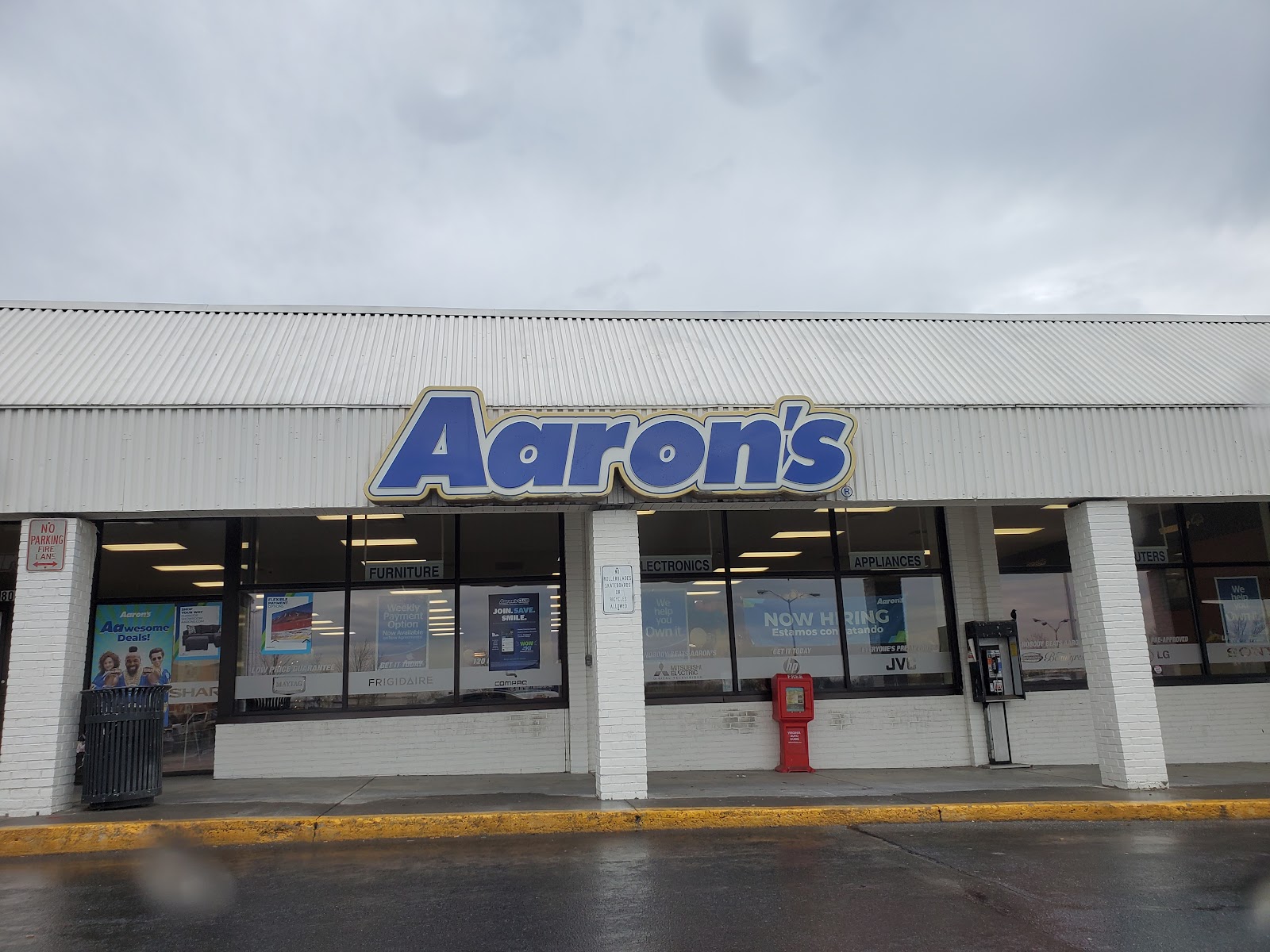 Aaron's - Photo 1