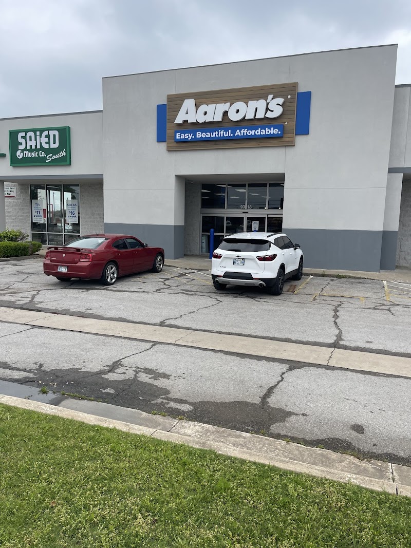 Aaron's - Photo 1