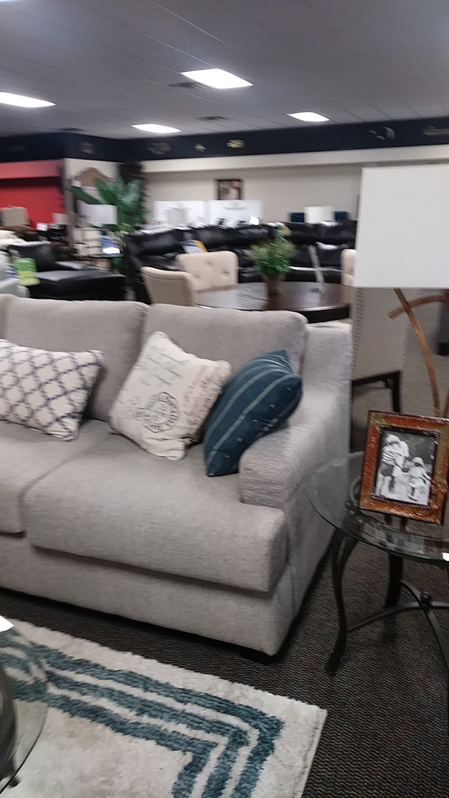 Aaron's - Photo 2