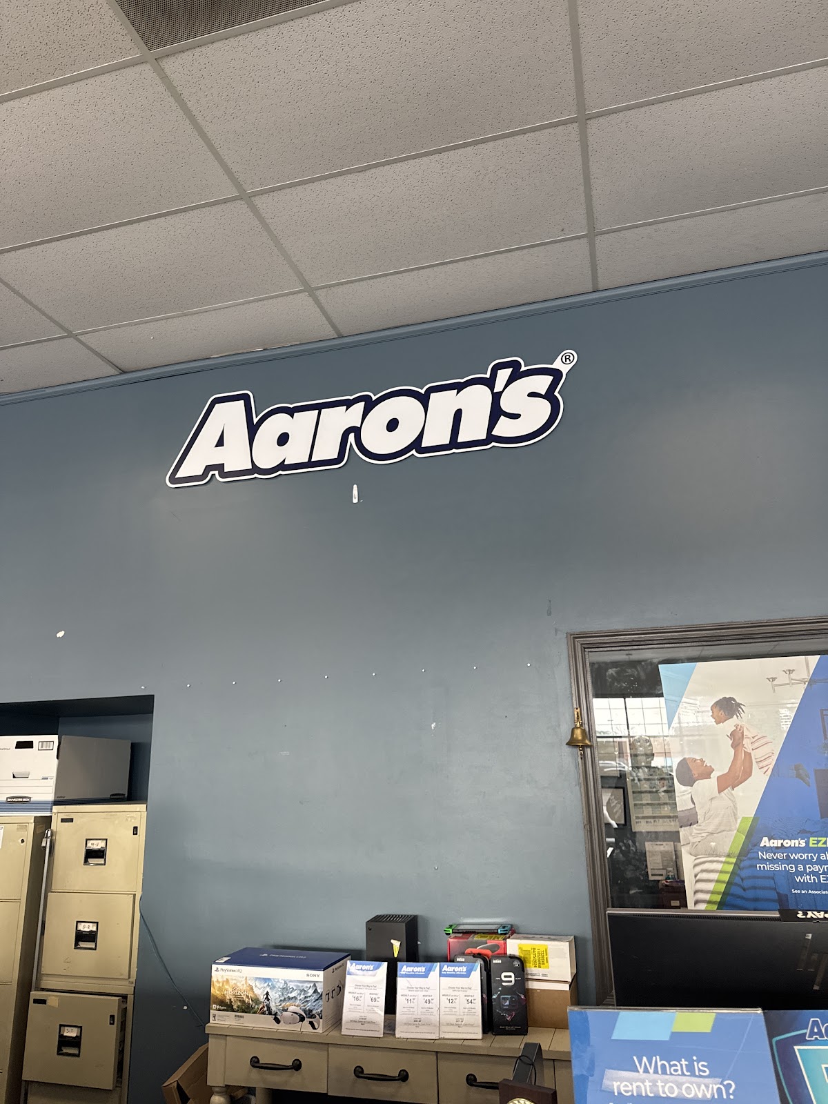 Aaron's - Photo 4