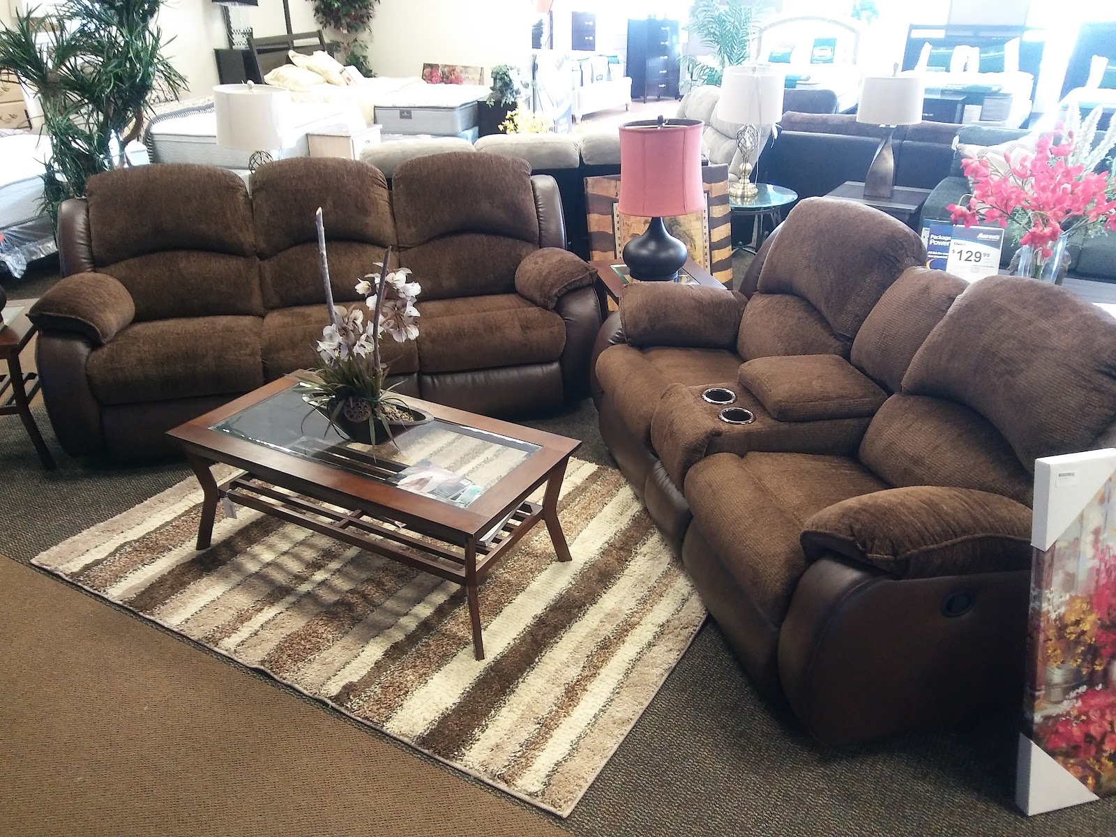 Aaron's - Photo 3
