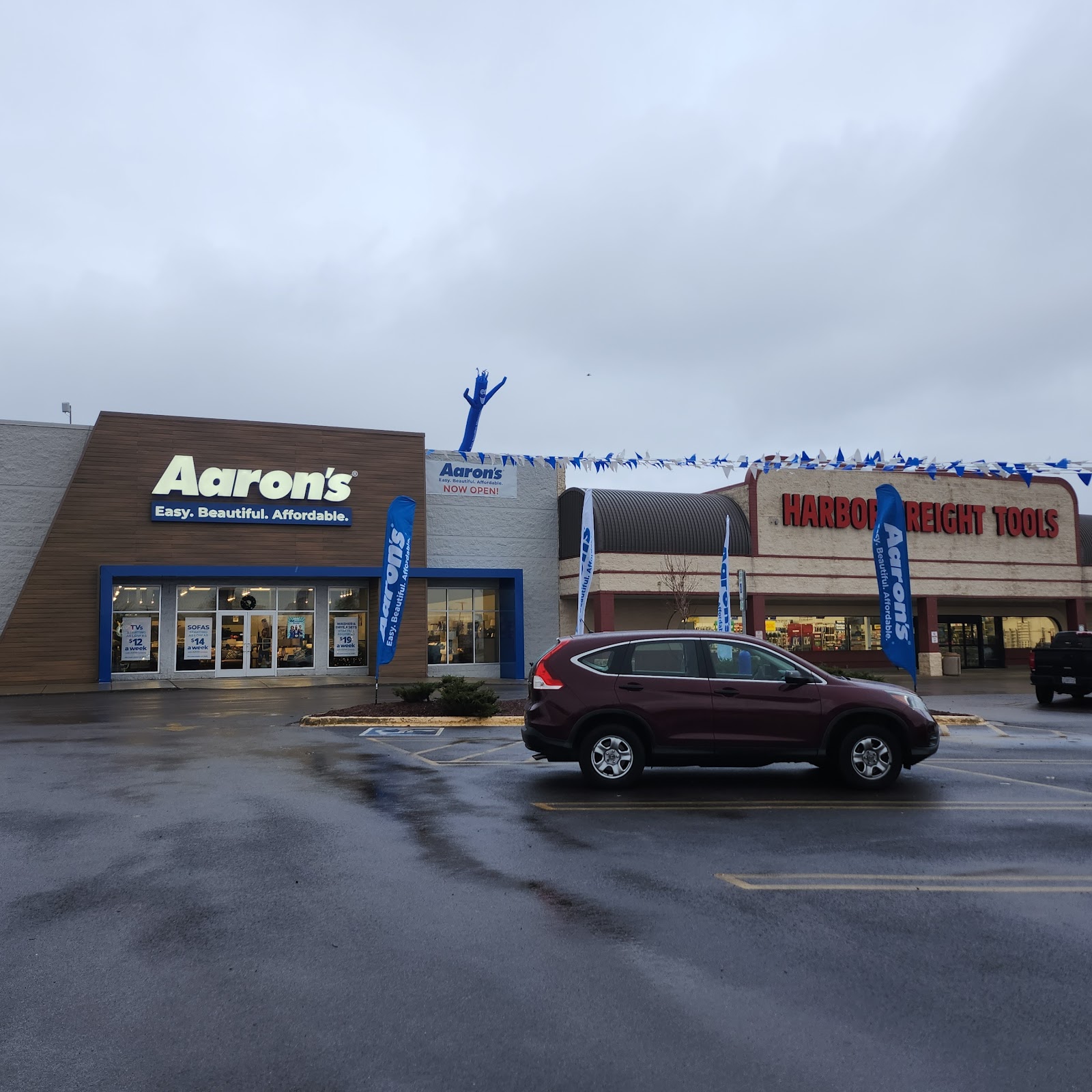 Aaron's - Photo 1