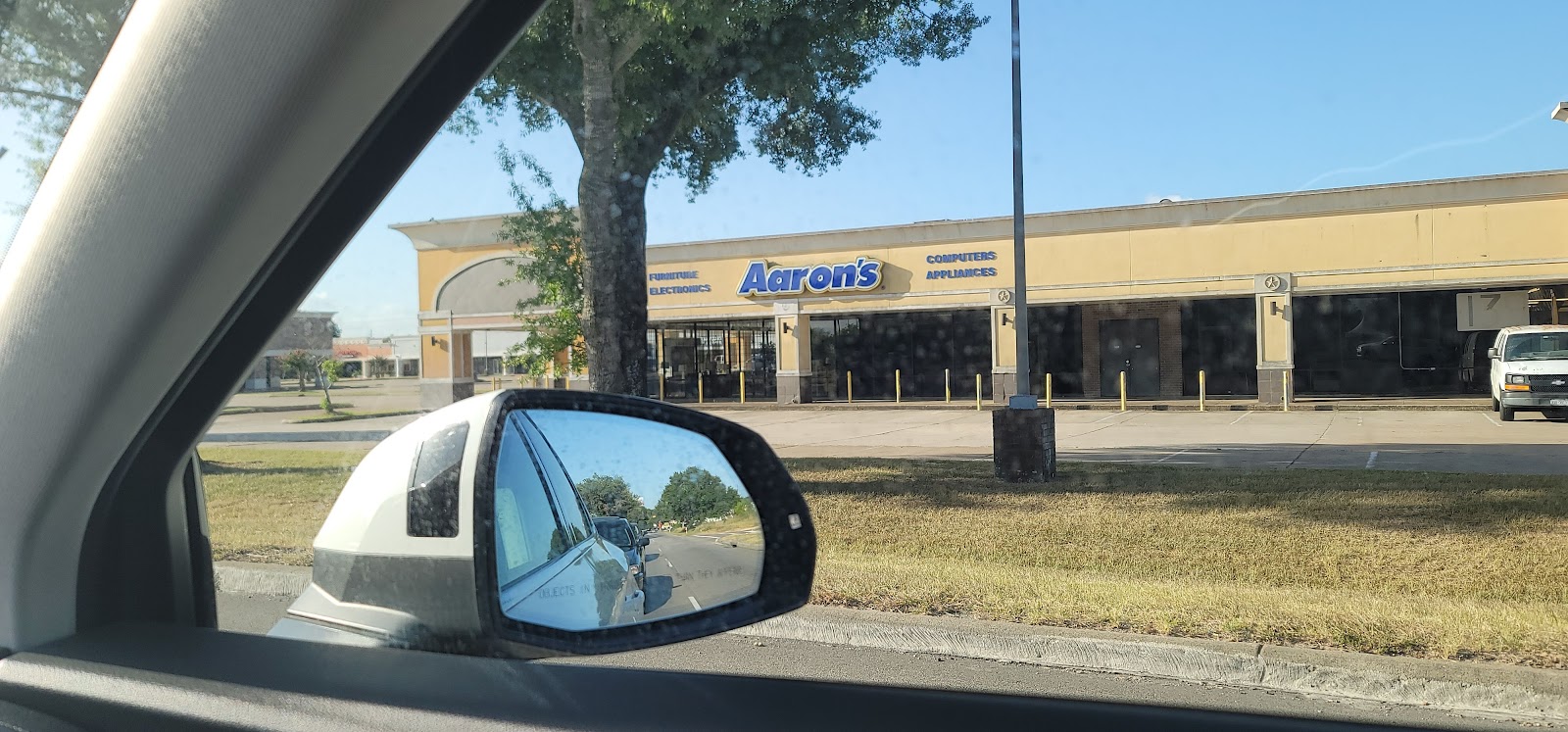 Aaron's - Photo 1