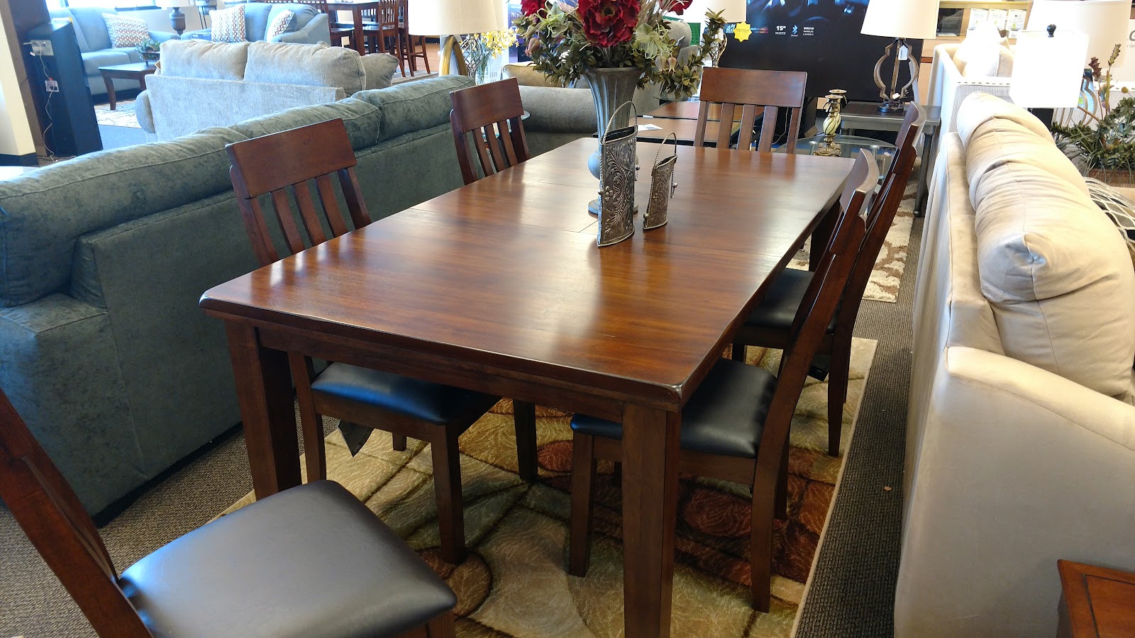Aaron's - Photo 3