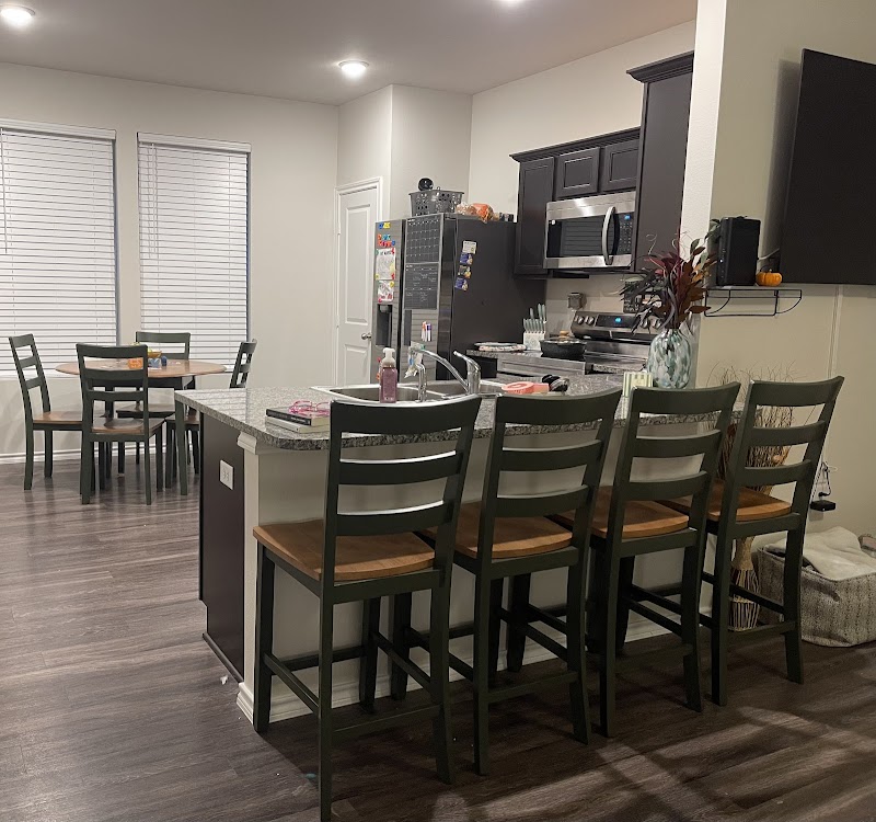 Home Store Rent To Own - Photo 1