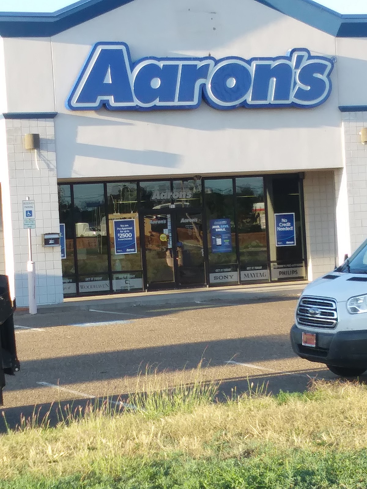 Aaron's - Photo 1