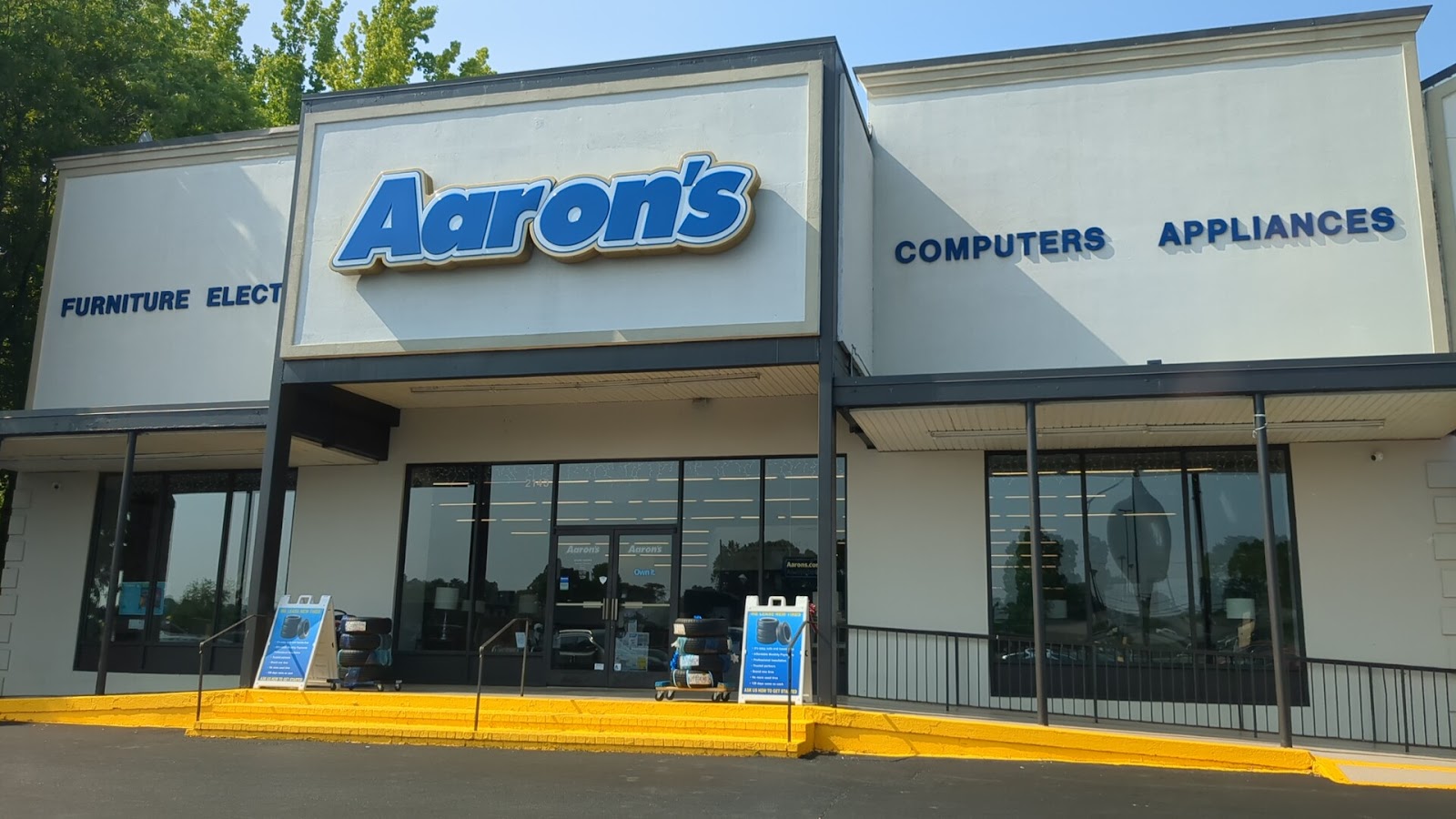 Aaron's - Photo 1