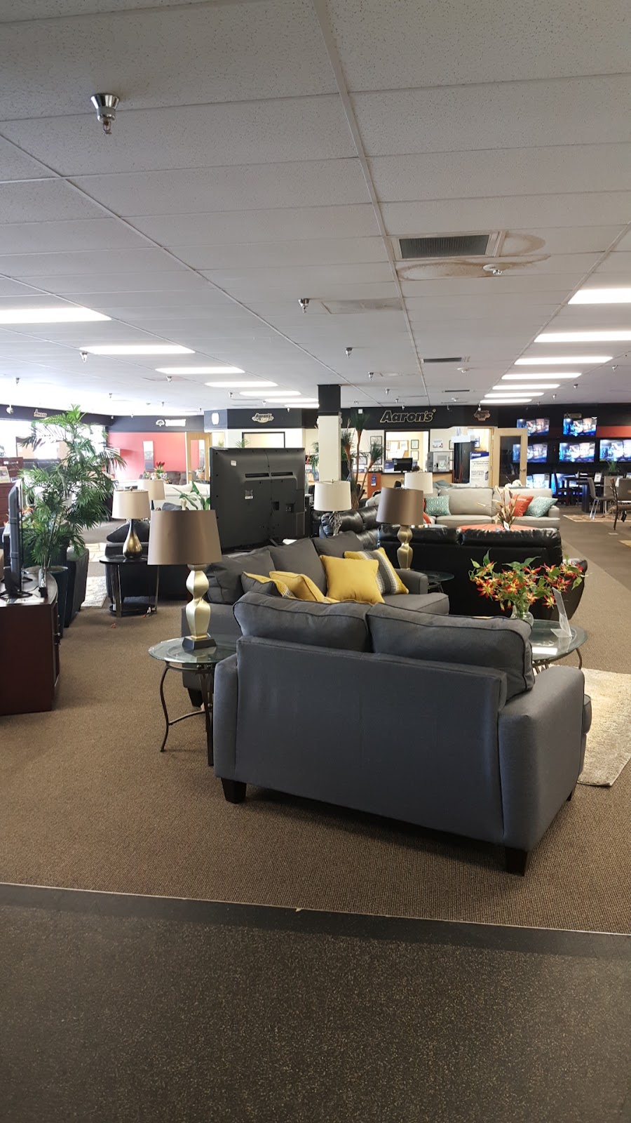 Aaron's - Photo 3