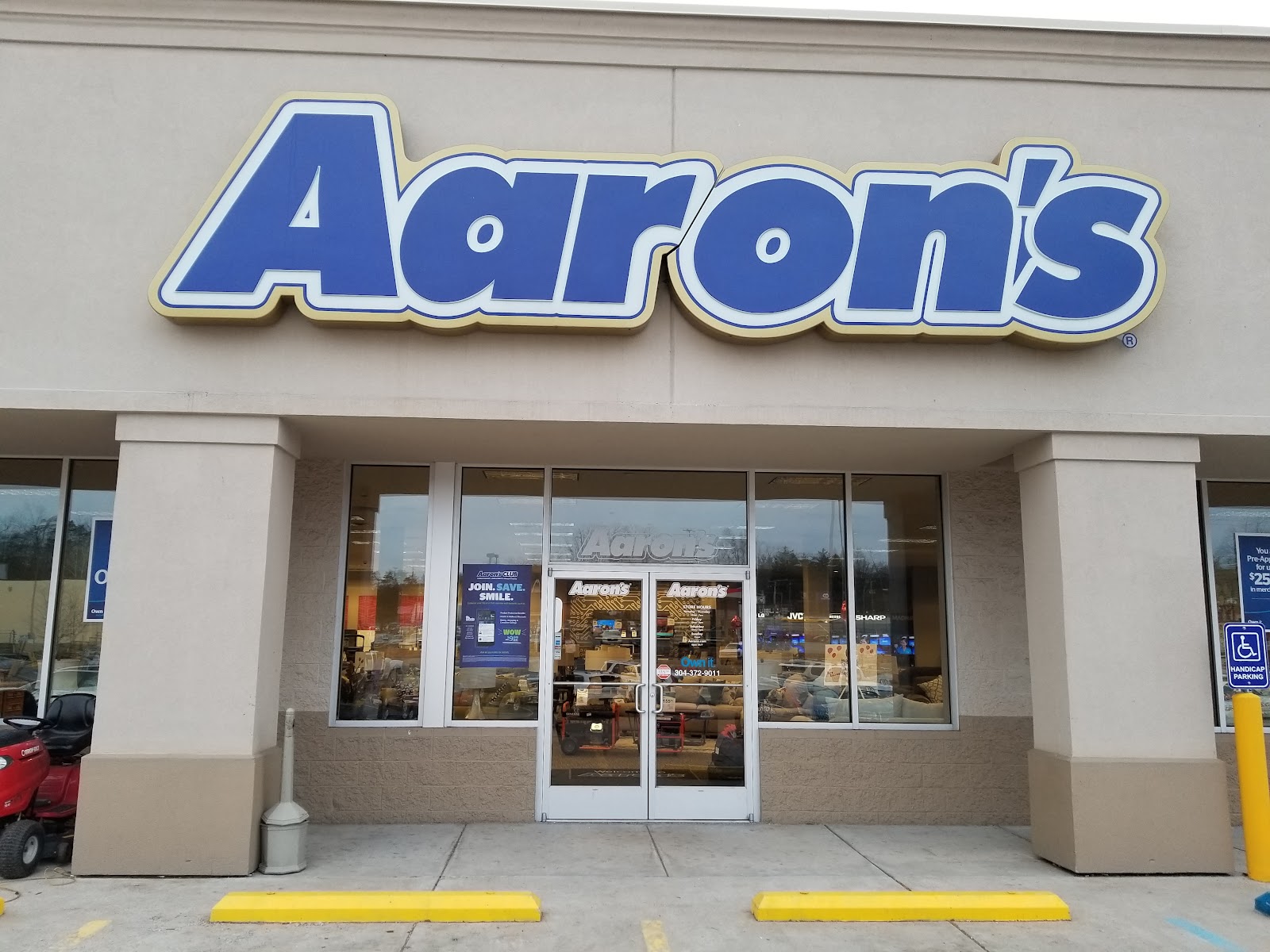Aaron's - Photo 1