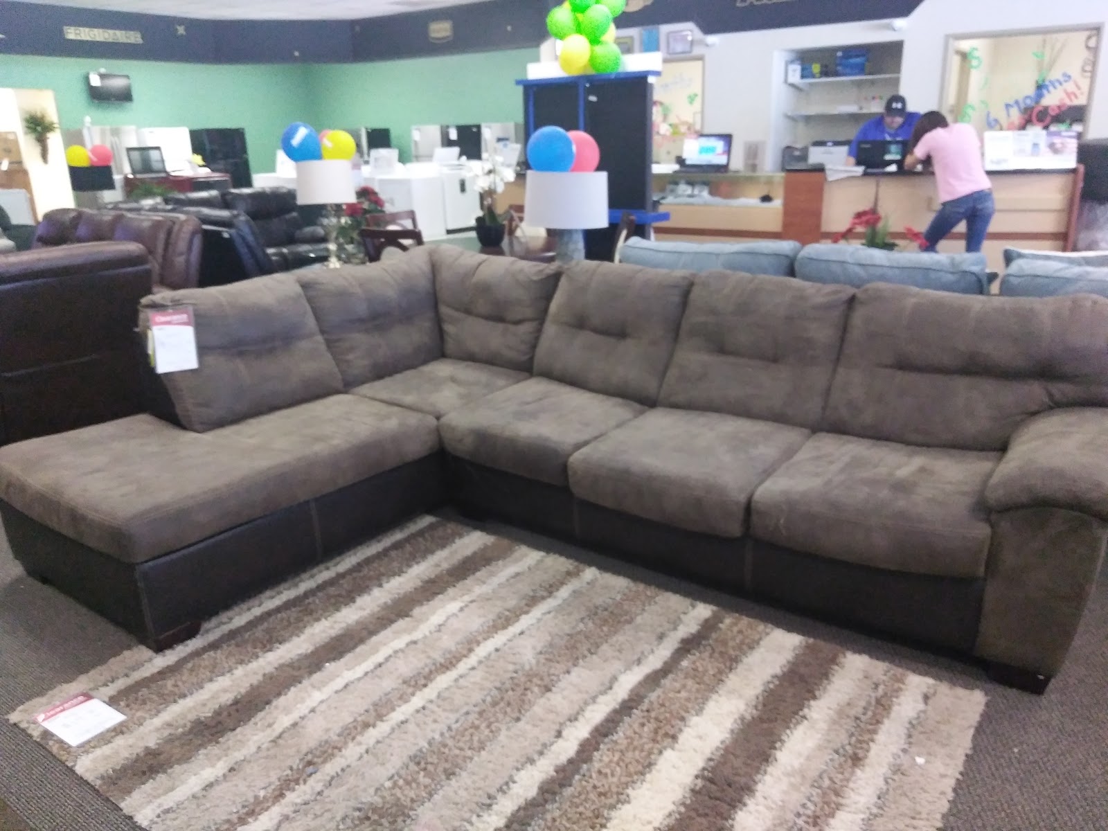 Aaron's - Photo 4