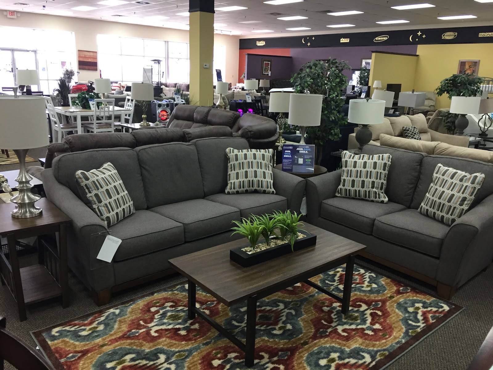 Aaron's - Photo 5