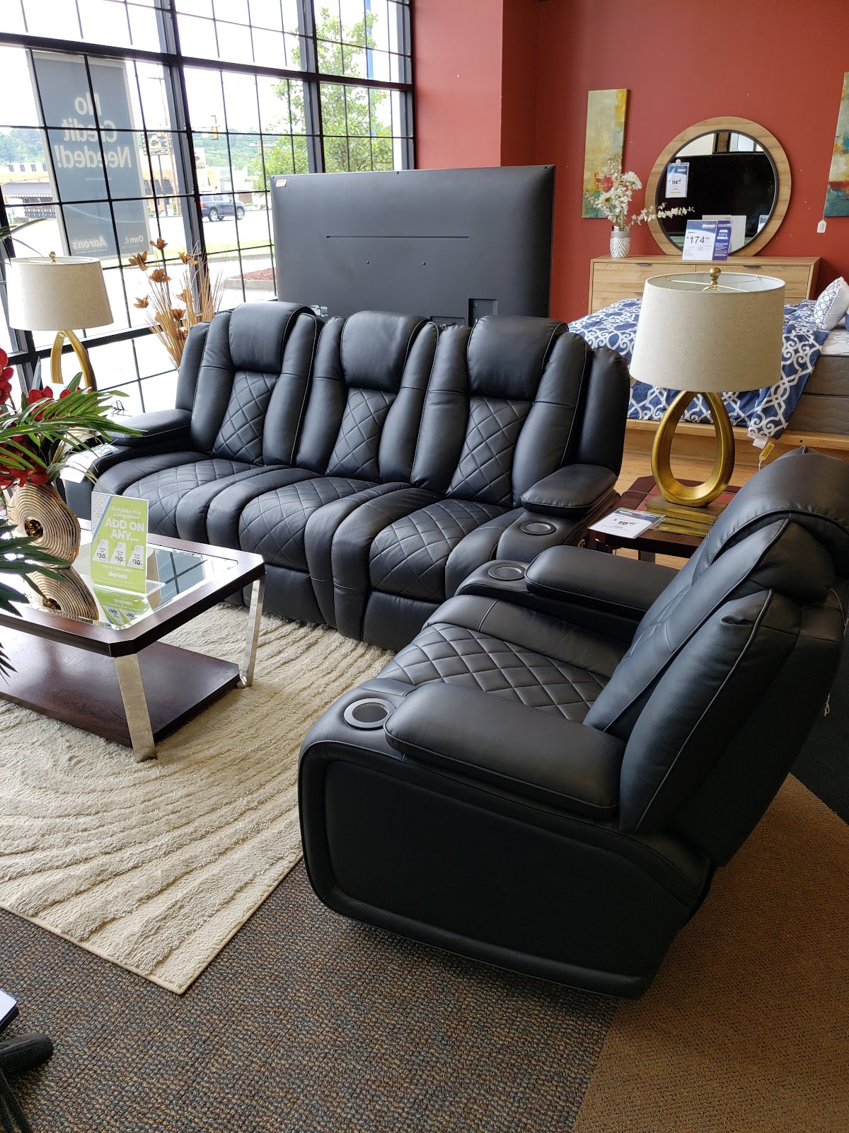 Aaron's - Photo 5