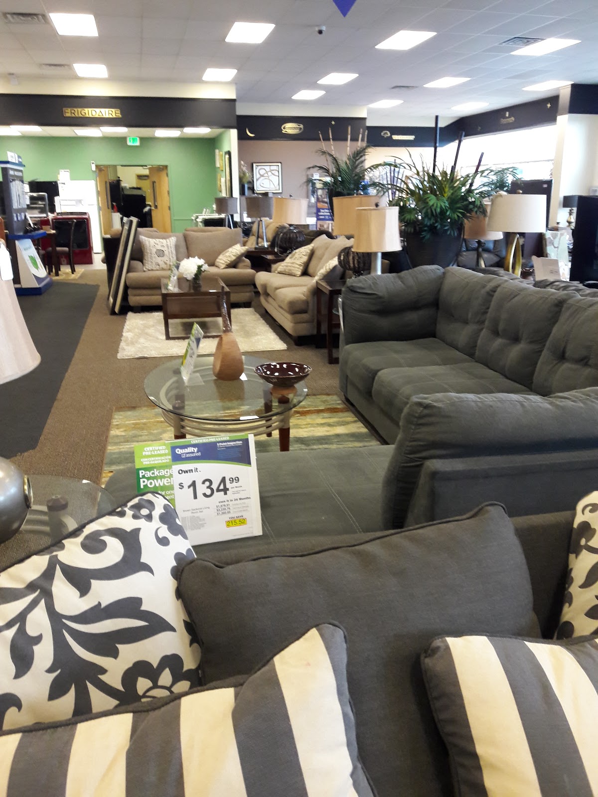 Aaron's - Photo 3
