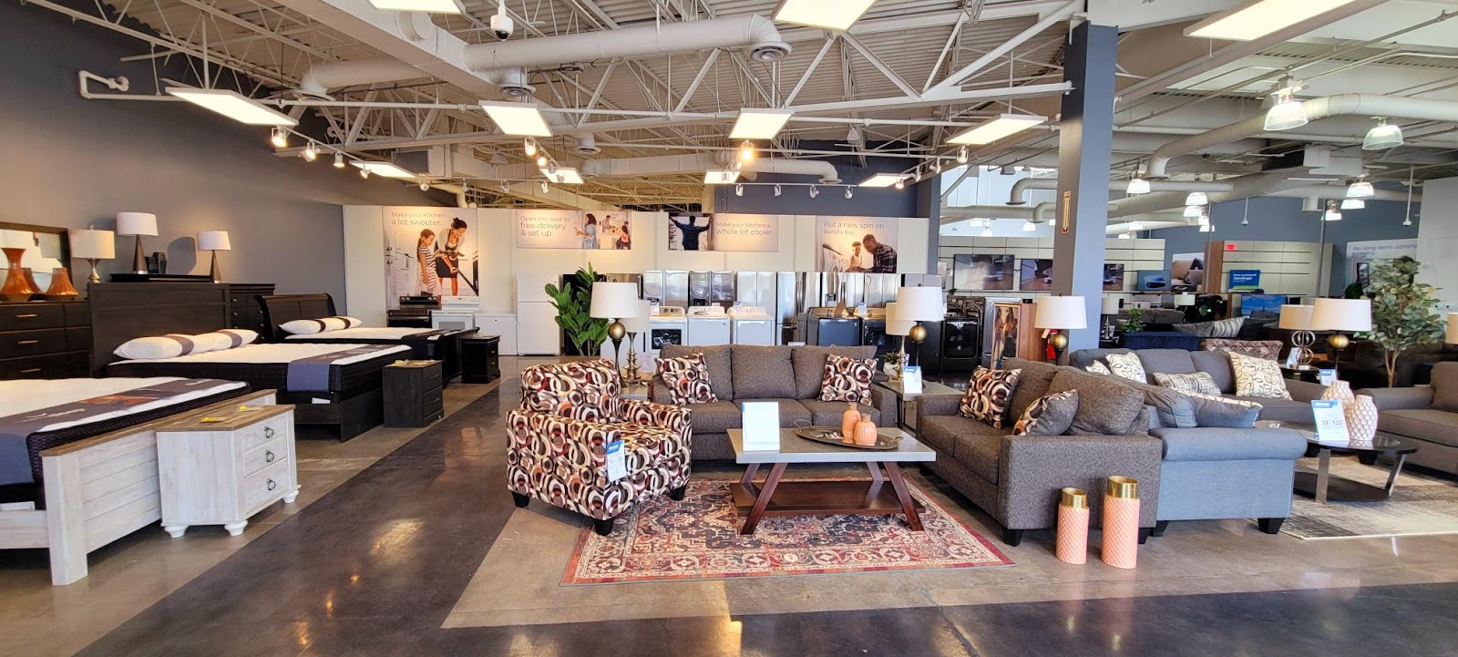 Aaron's - Photo 3