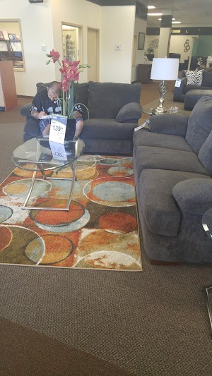 Aaron's - Photo 6