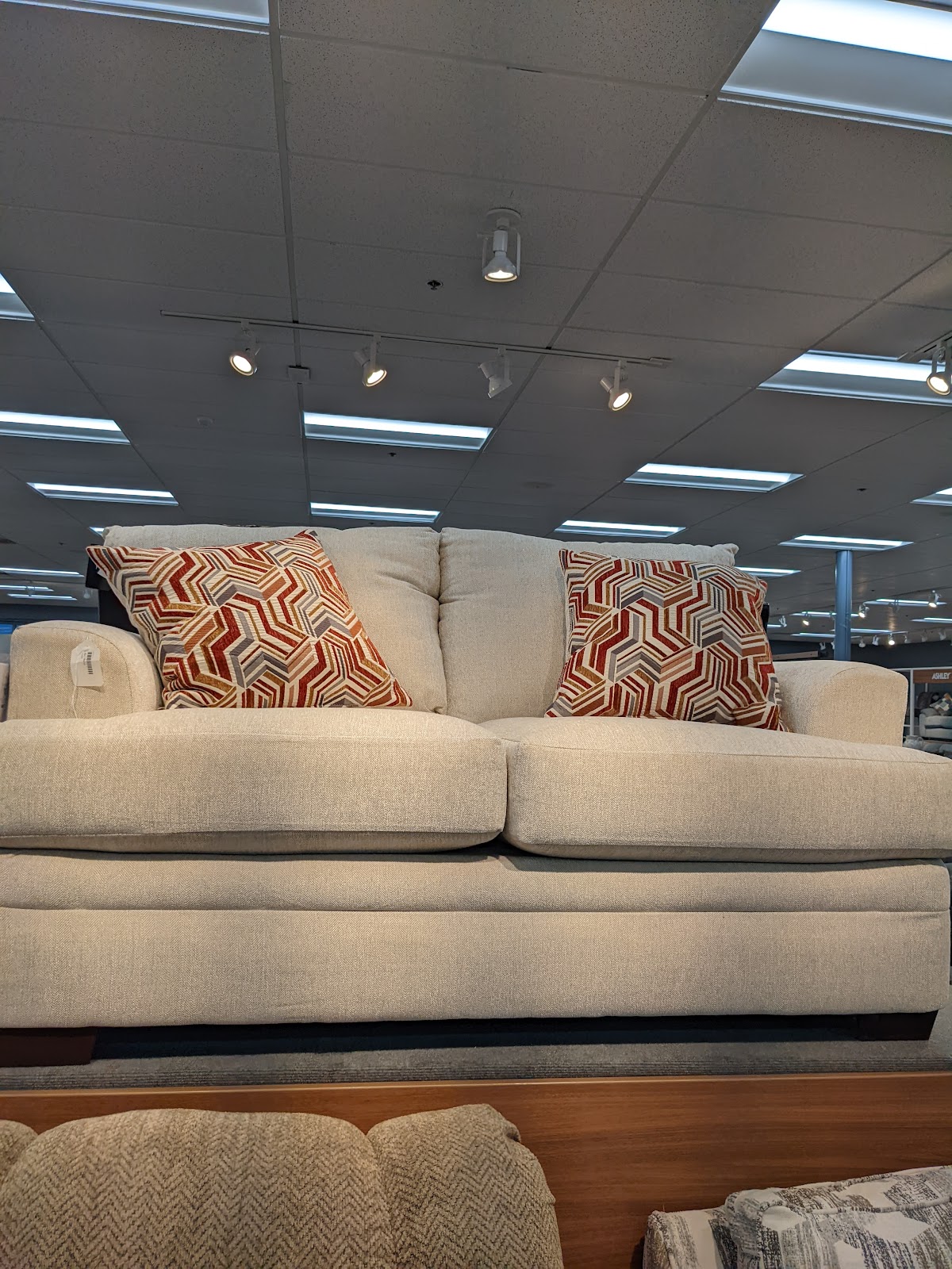 Aaron's - Photo 5