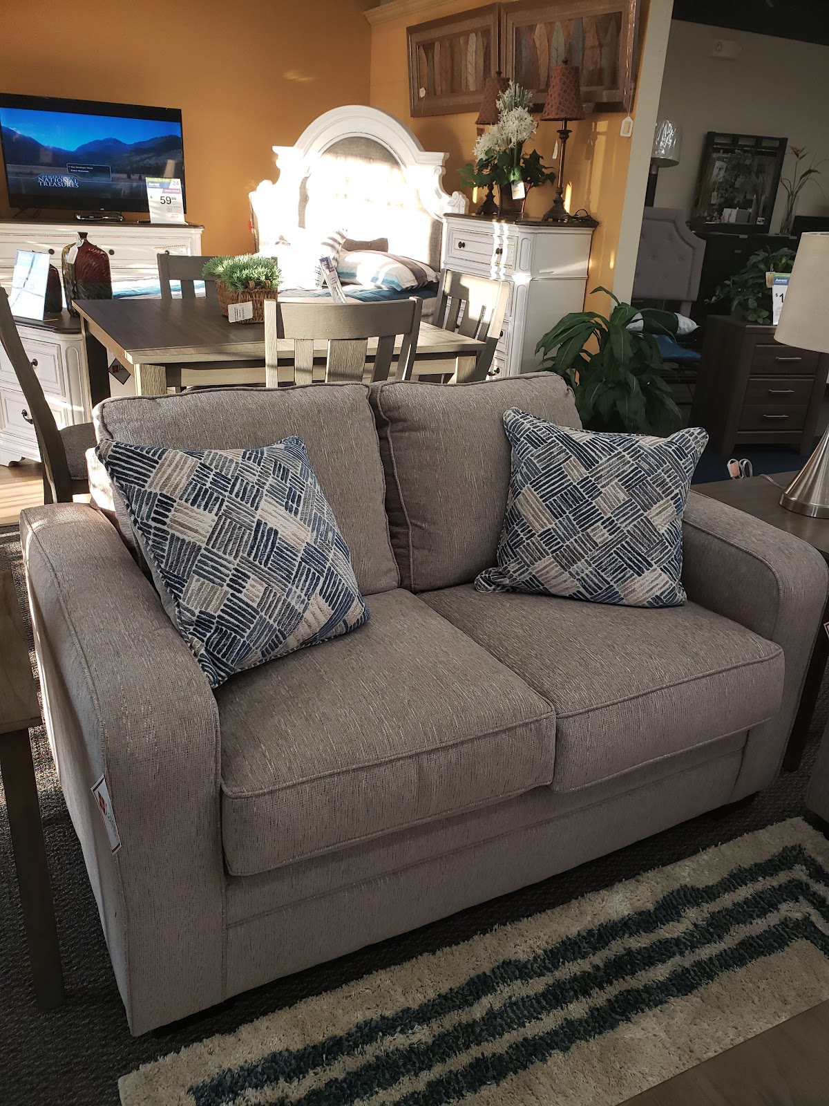 Aaron's - Photo 3