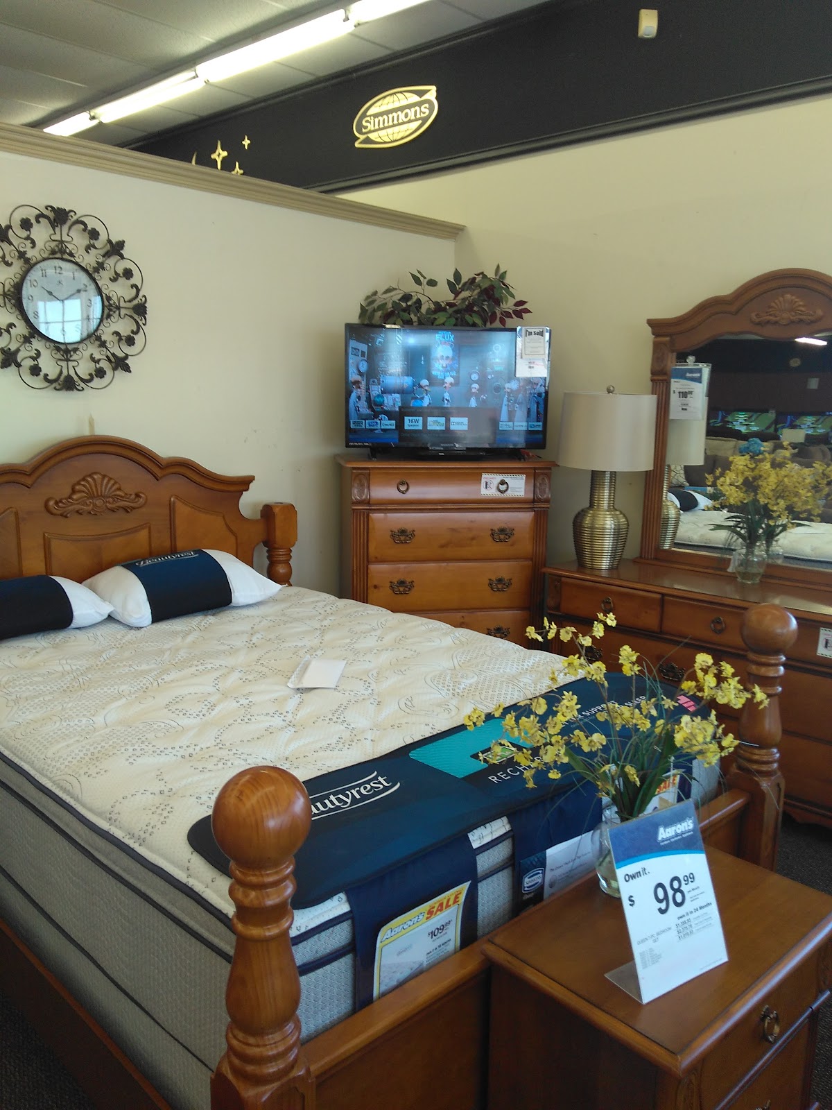 Aaron's - Photo 3