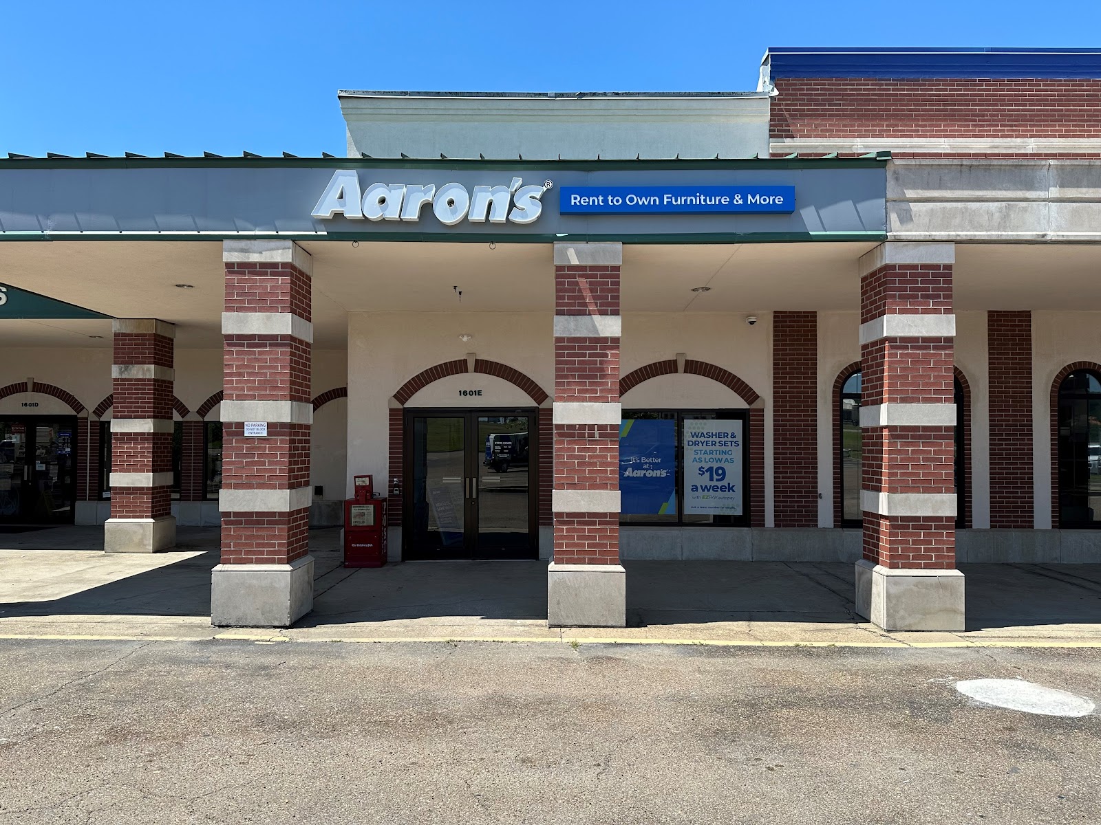 Aaron's - Photo 1