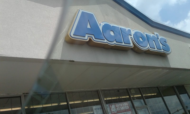 Aaron's - Photo 1