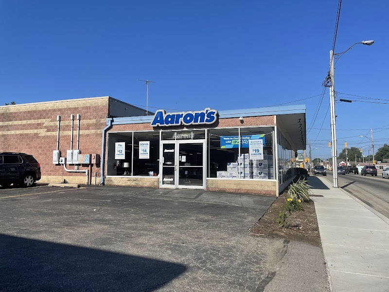 Aaron's - Photo 1