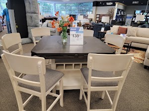 Aaron's - Photo 6