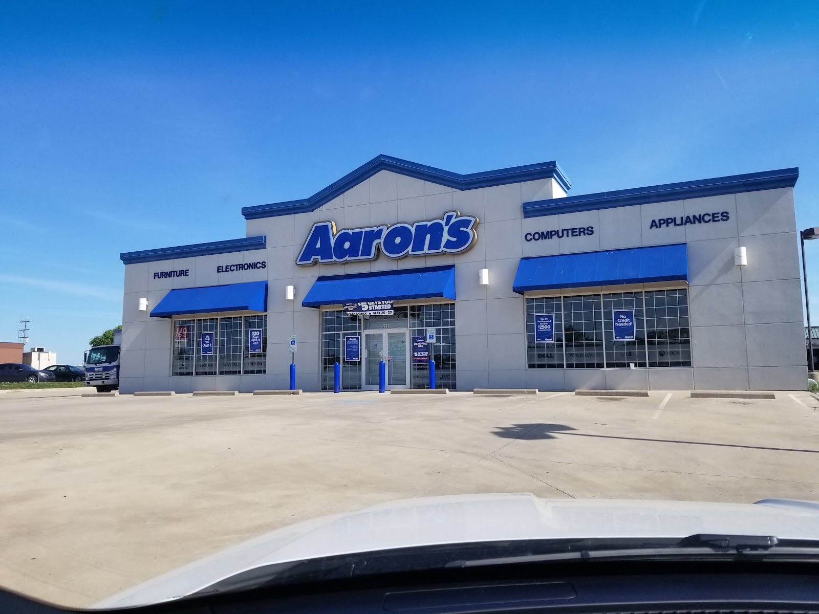 Aaron's - Photo 1