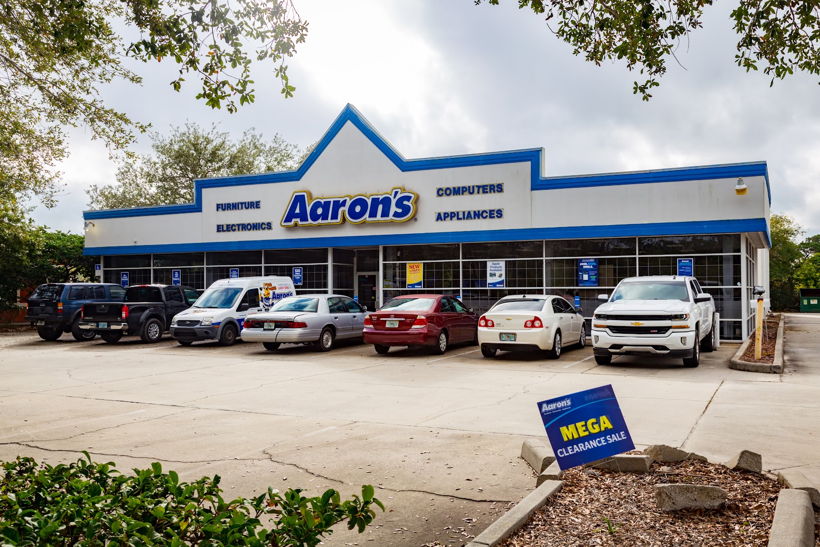 Aaron's - Photo 1