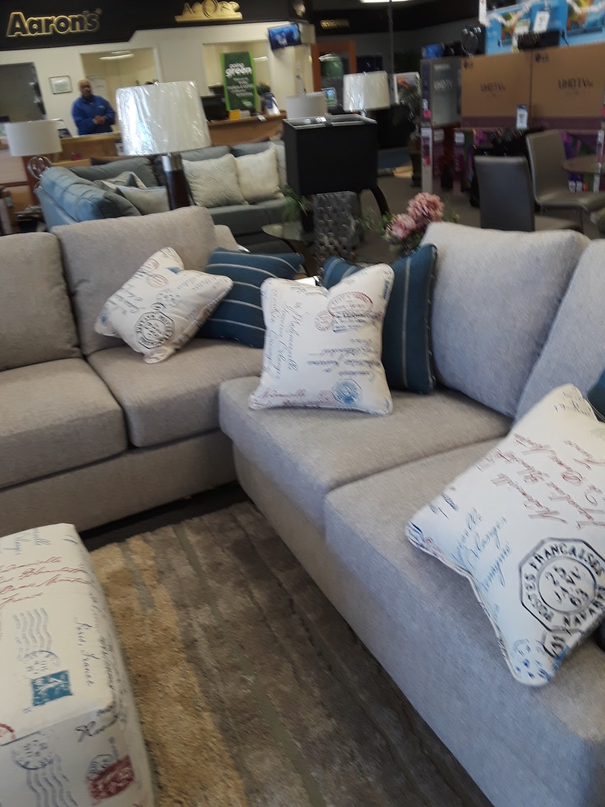 Aaron's - Photo 5