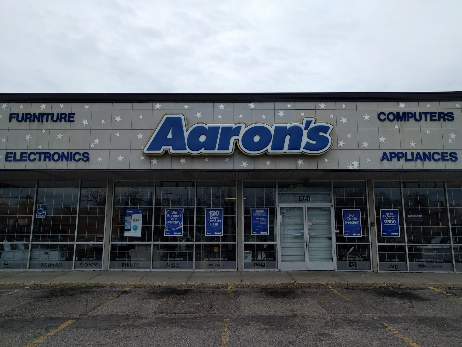 Aaron's - Photo 3