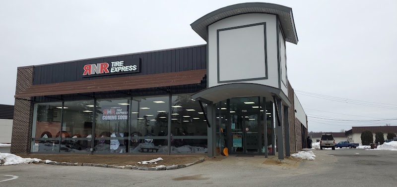 Inside RNR Tire Express