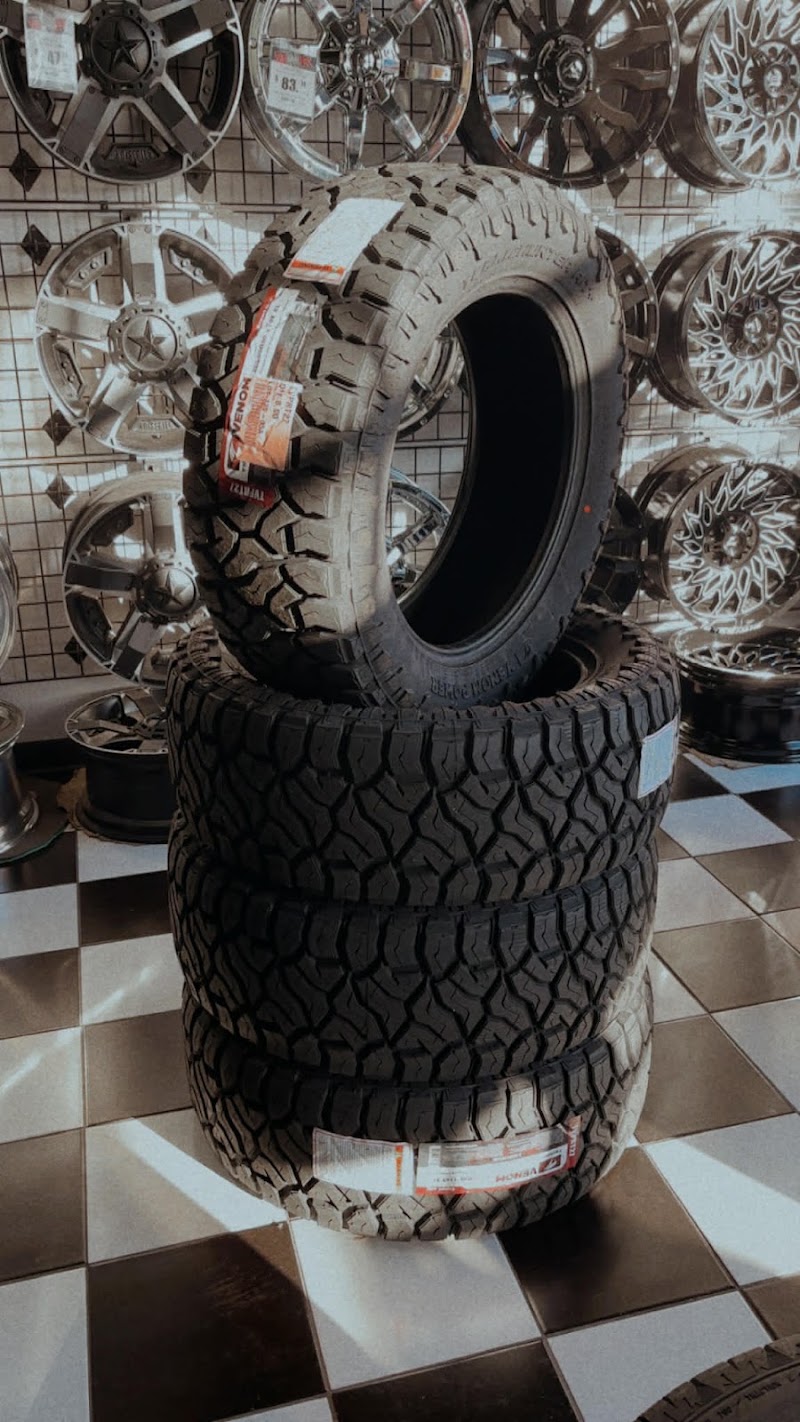 Inside RNR Tire Express