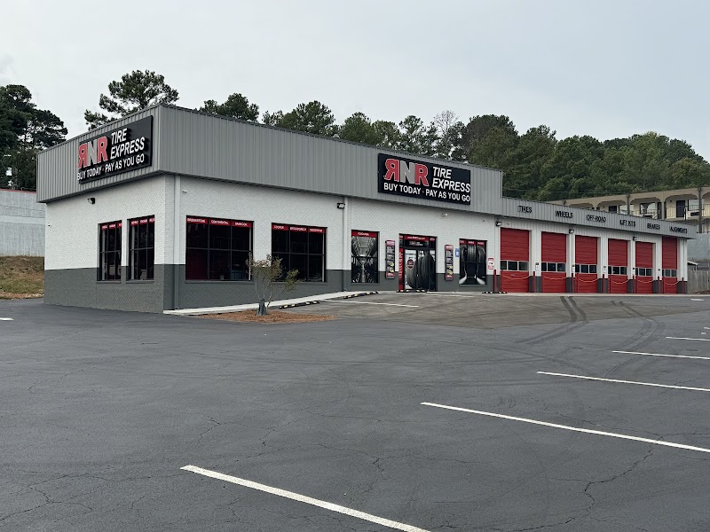 Inside RNR Tire Express