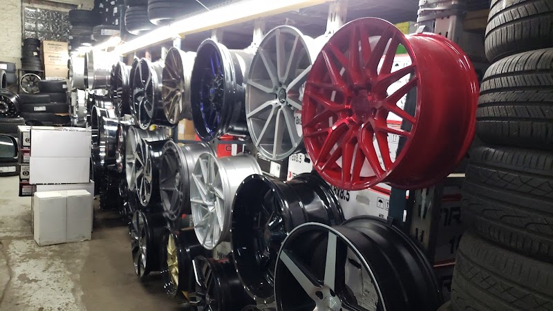 Inside Diamante Tire Service