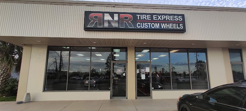Inside RNR Tire Express