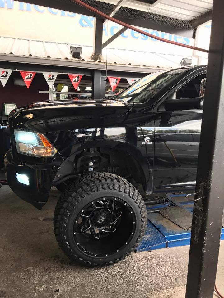 Alberto's Tire Pros photo