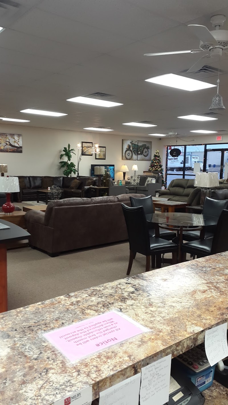 Inside HomeTown Sales & Lease