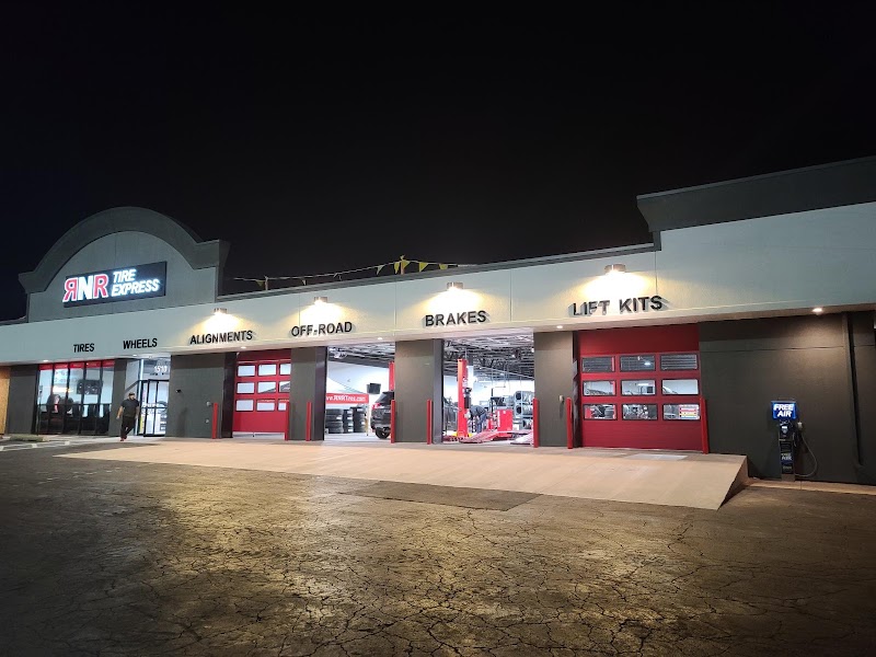 Inside RNR Tire Express
